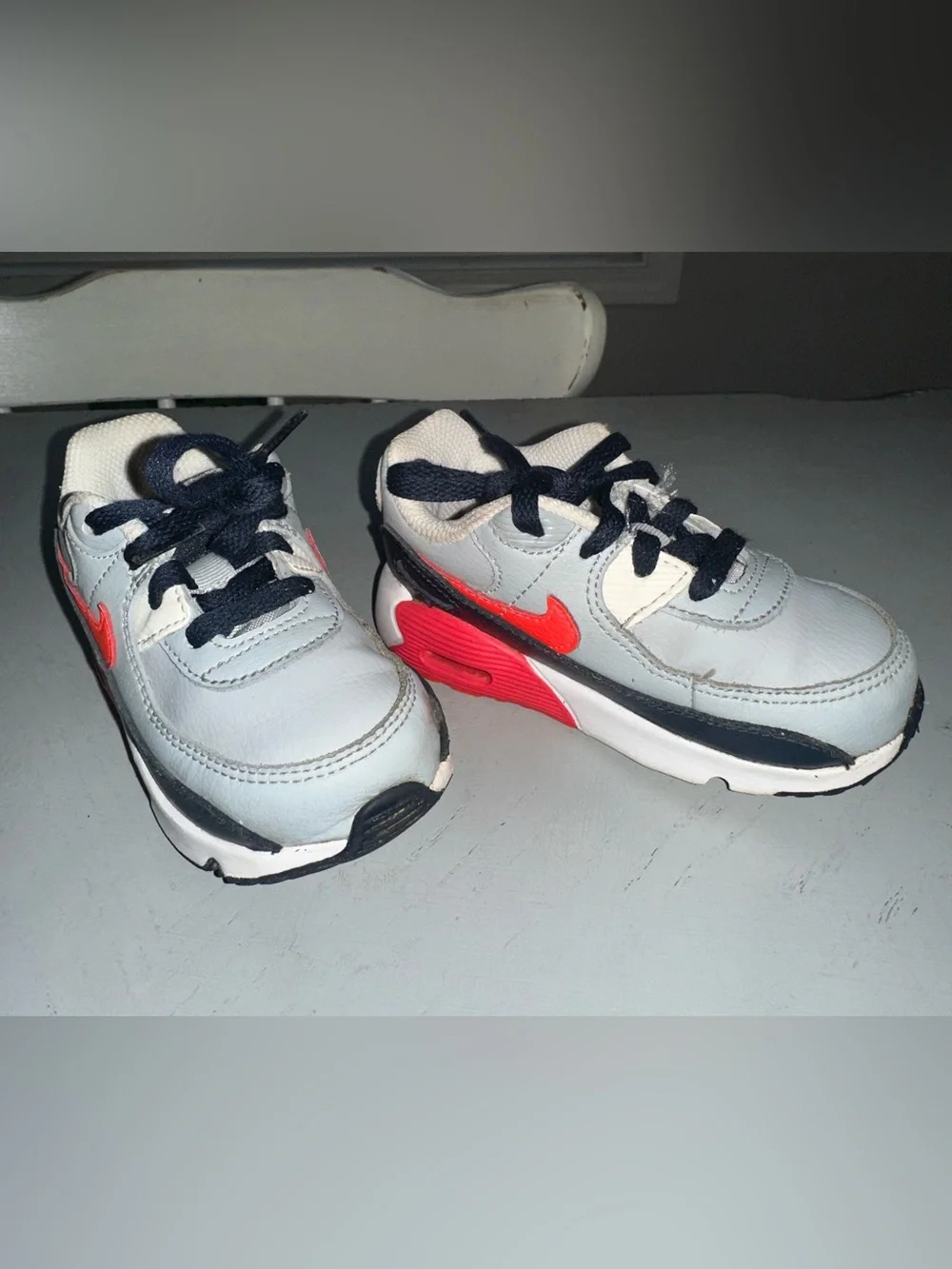 Nike Kids Light Gray and Red Low-Top Sneakers